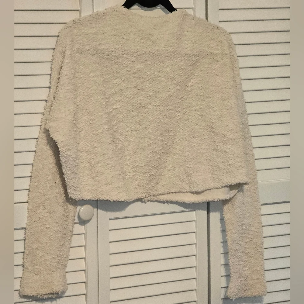 Free People Cream Bouclé Cropped V-Neck Sweater | Textured Knit Long Sleeve XS - Picture 2 of 5